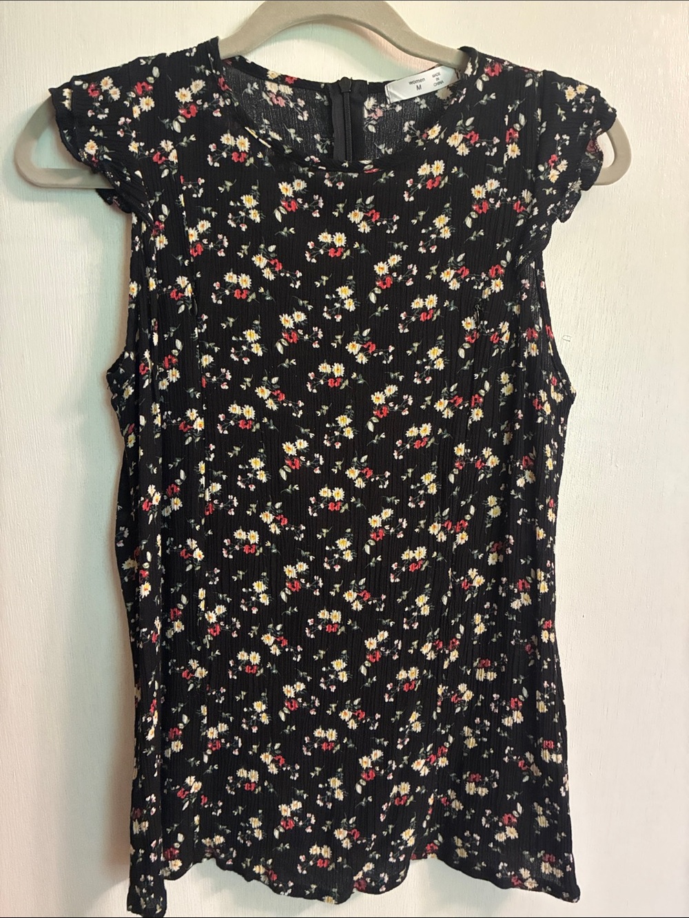 Floral Ruffle Cap-Sleeve Top - Black with Red & Cream Flowers